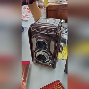 Yashica 44 - purple limited edition